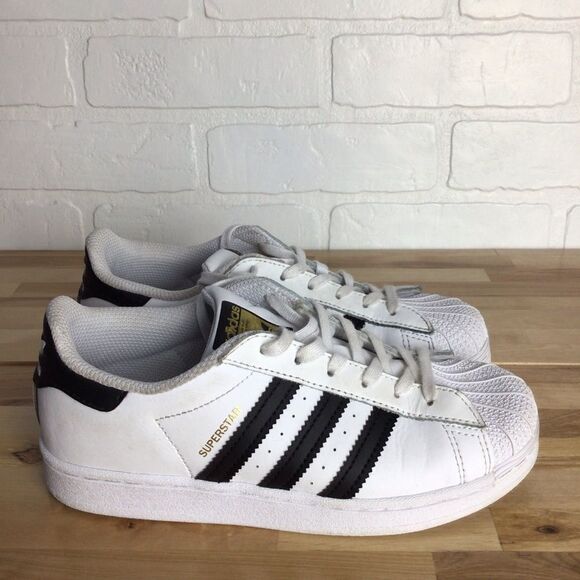 ADIDAS Superstar sneakers size 3 white sports shoes - Picture 2 of 11